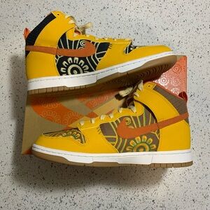 *SOLD* Nike SB PRM Somos Familia size 10.5